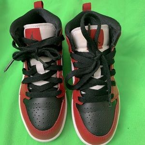 Jordan 1 mid